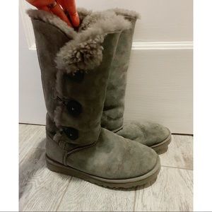 Ugg Australia classic bailey button- tall.